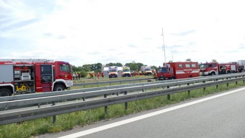Возле Берлина перевернулся туристический автобус, есть пострадавшие