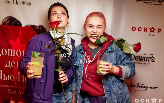 Дощовий день в Нью-Йорку: зіркові гості довгоочікуваної прем'єри в Києві (фото)