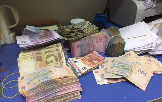 Конвертцентр з річним обігом понад 530 млн гривень ліквідовано у Києві