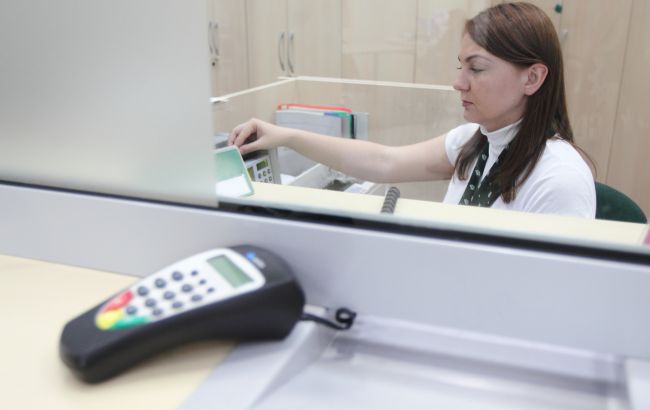 Банки значительно снизили депозитные ставки для населения