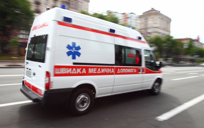 На Закарпатье дети забросали камнями автомобиль скорой помощи