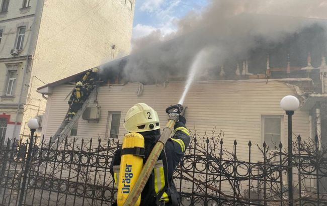В центре Киева загорелся бар "Бездельники"