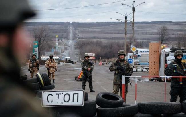 Блокада Донбасса: на блокпосту в Славянске произошла стычка активистов с полицией