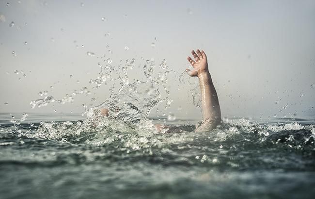 Спасатели не смогли помочь: в Киеве на популярном пляже утонул парень (фото)