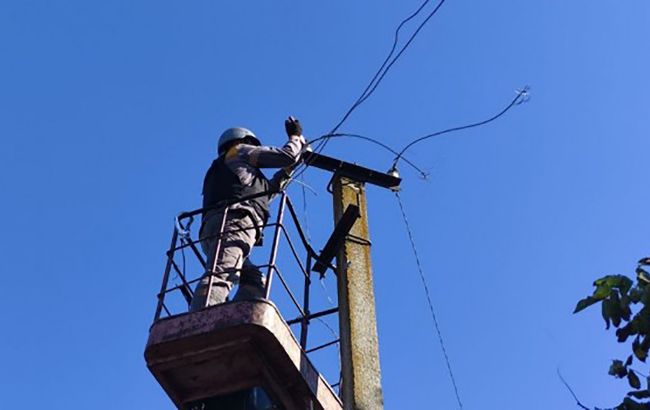 За месяц энергетики вместе с ВСУ вернули свет для 385 тысяч семей, - ДТЭК