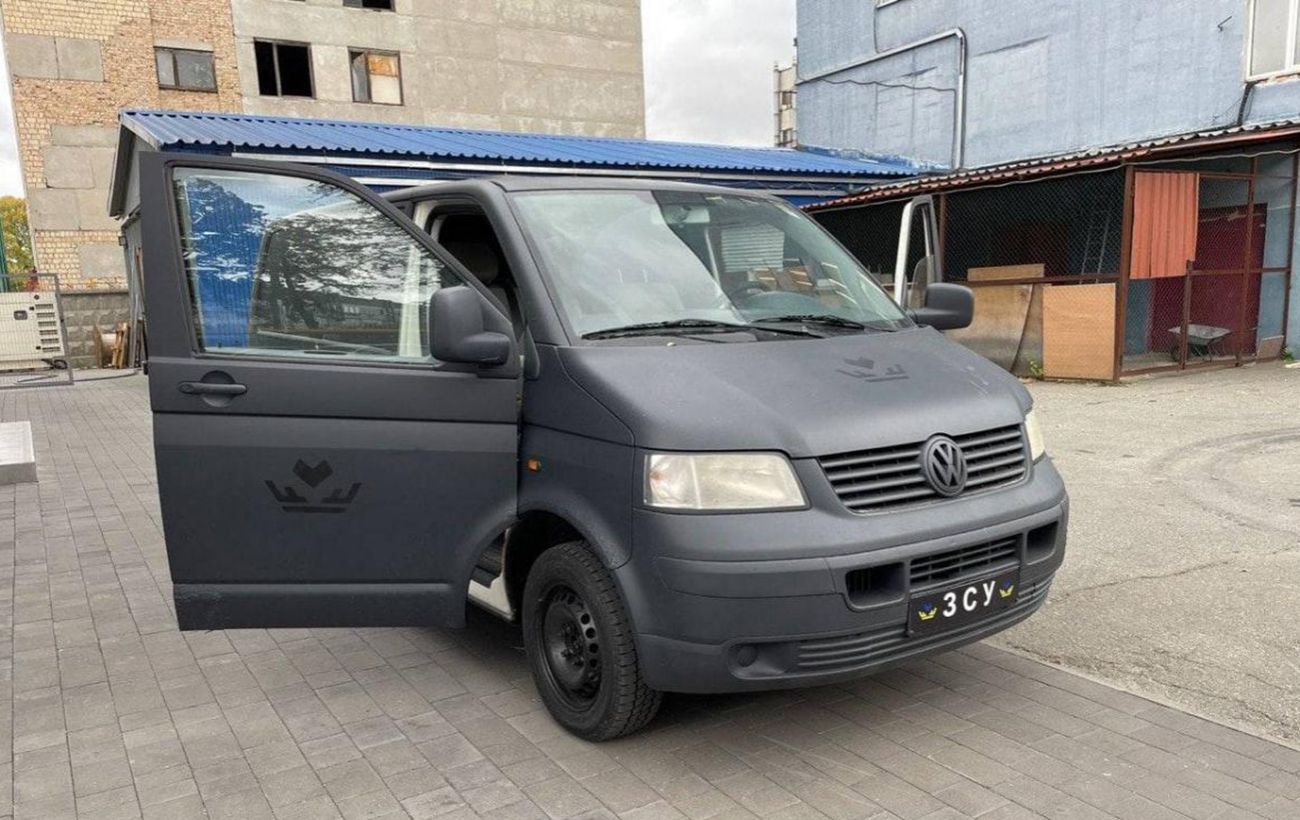 T5 Rbc Favbet Foundation передал ВСУ два Volkswagen Transporter T5 | РБК Украина