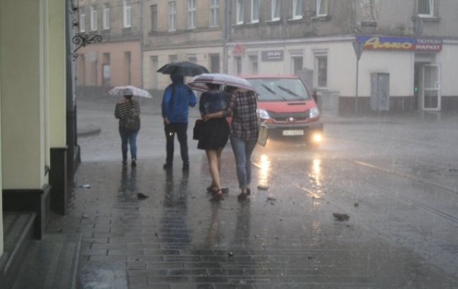 Водіїв попереджують про дощі 27 квітня