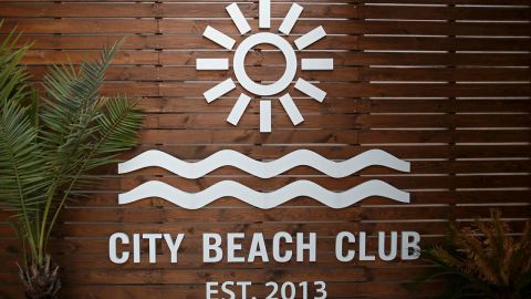 City Beach Club в ТРЦ Оушен Плаза для любителів пляжного відпочинку