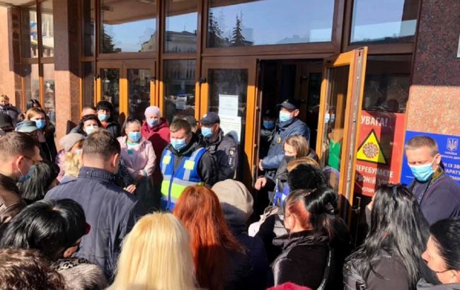 В Івано-Франківську карантинний протест. Мер міста підтримує мітингувальників