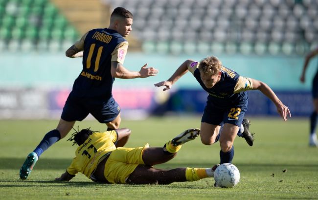 УПЛ: "Днепр-1" в последней атаке вырвал победу над "Рухом"