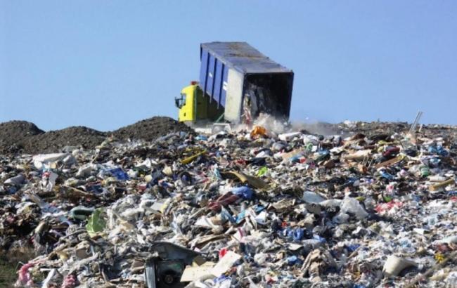 У Тернопільській області поліція виявила 40 тонн львівського сміття