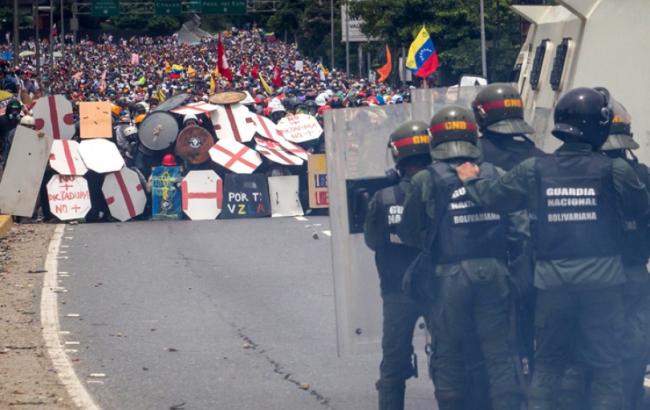 Протесты в Венесуэле: количество погибших возросло до 37 человек