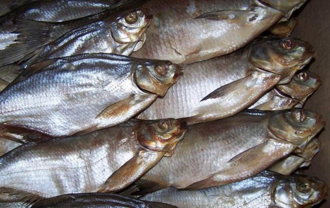 В Киеве зафиксировали 3 случая отравления рыбой, один смертельный