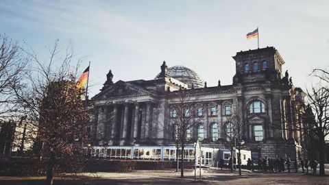 Германия ослабит карантин: откроют школы и позволят спортивные мероприятия