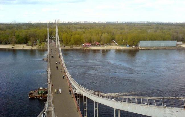 В Киеве начнут реконструировать улицу на Трухановом острове