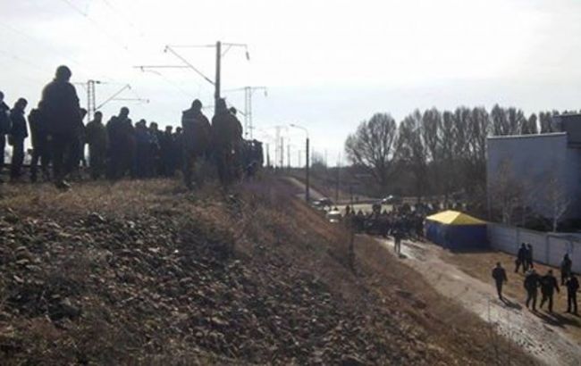 Блокада Донбасу: у Конотопі активісти почали блокувати поїзди