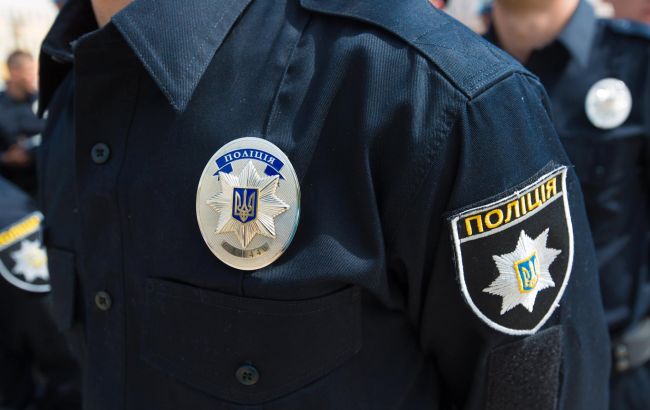 В Киеве вор на мопеде врезался в отбойник при попытке скрыться от полиции