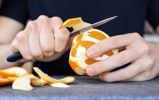 Все их выбрасывают: 5 фруктовых шкурок, которые на самом деле можно есть