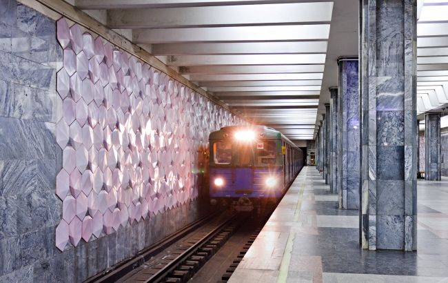 В Харькове машинист метро отколошматил пассажира с пивом: драка попала на видео