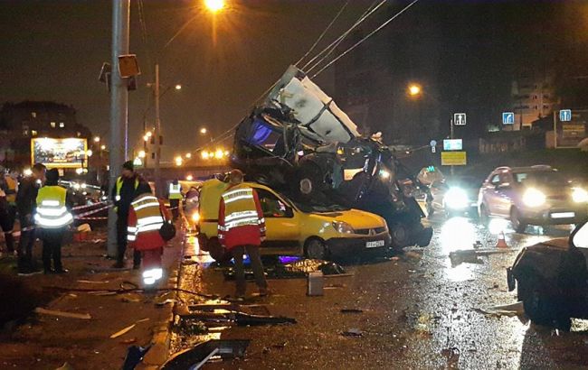 В Киеве произошло ДТП с участием трех машин, один человек погиб, трое травмированы