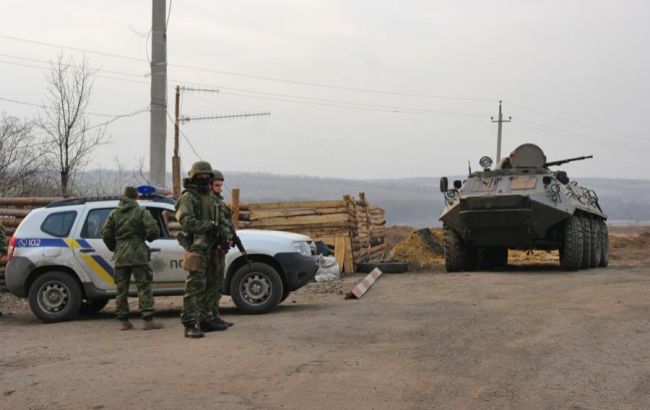 На блокпостах Донецької і Луганської областей несуть службу більше 800 правоохоронців