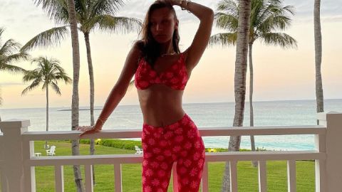 Спокуслива Барбі: Белла Хадід в топі і бриджах похвалилася ляльковими пропорціями