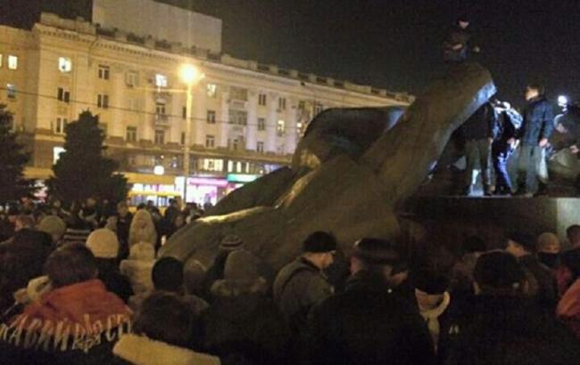 Поліція порушила справу за фактом знесення пам'ятника комуністу Петровському в Дніпропетровську