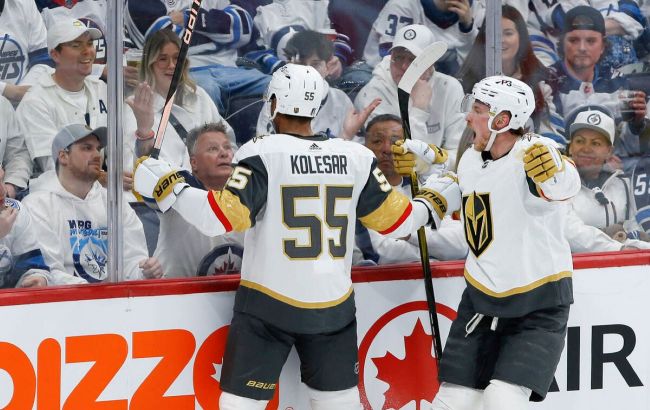 Хулиган "Флориды" оказался на льду после встречи с тафгаем "Вегаса": хит вечера НХЛ