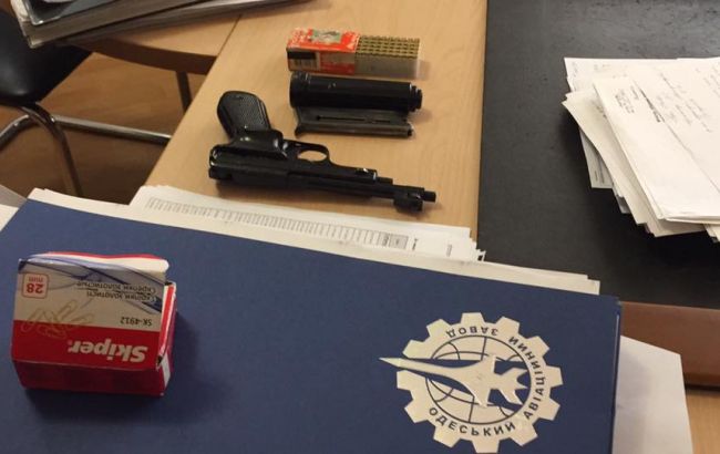 Правоохранители провели обыски на Одесском авиационном заводе