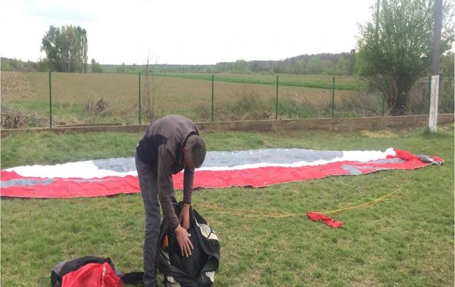 Венгерский парашютист случайно пересек границу с Украиной