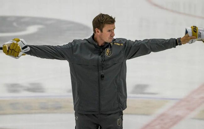 Тренер-чемпион наелся вареников из Кубка Стэнли: фото дня