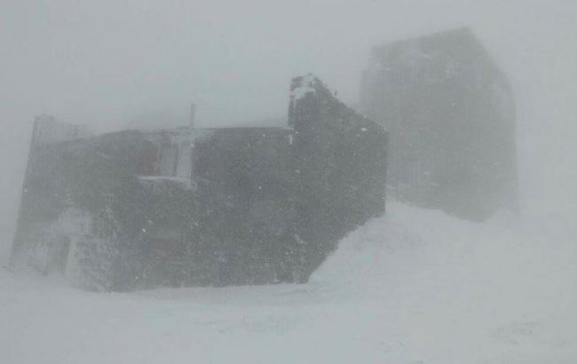 На Пасху Карпаты засыпало снегом