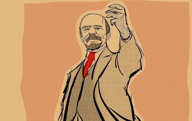 Житель Ужгорода использует бюст Ленина в качестве чучела на огороде