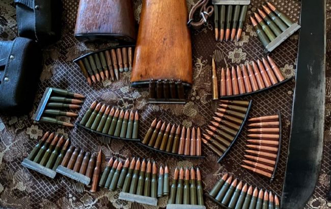 Гранати, кулемети та гвинтівки: у МВС розповіли про результати обшуків в Одесі