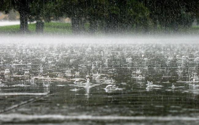 ДСНС попереджає про сильні дощі 12 травня в Україні