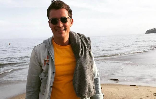 Орландо Блум вибачився перед офіціанткою, яку звільнили за ніч з ним