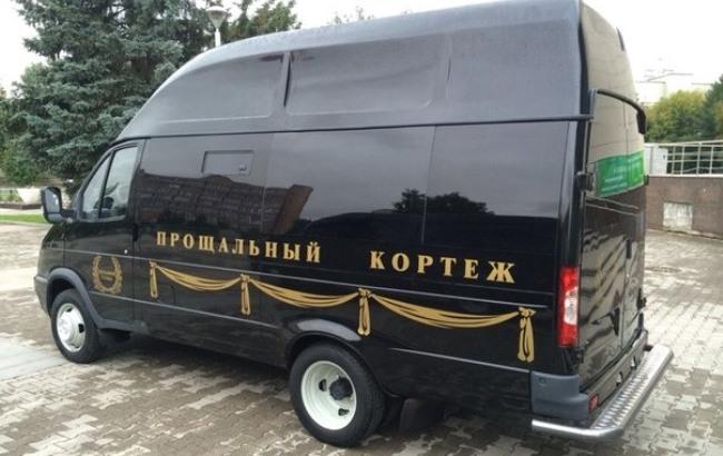 В России набитый черной икрой катафалк задержали за превышение скорости