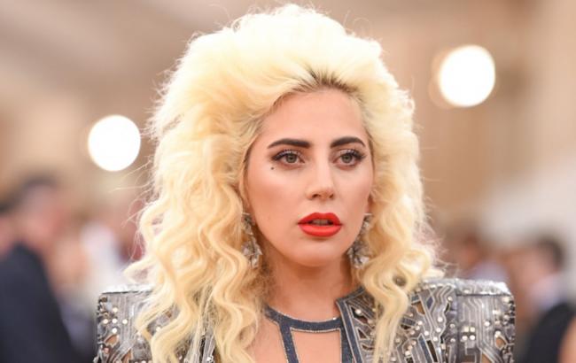 Леди Гага довела поклонников до слез новым клипом