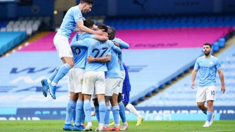 "Ман Сити" стал чемпионом Англии после осечки "МЮ"