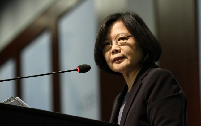 Президент Тайваню попросила Китай уникати "військового авантюризму"