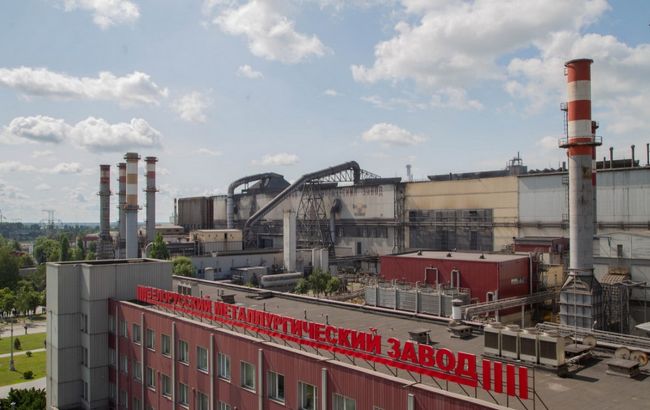 На крупном заводе в Беларуси началась забастовка, власти подгоняют автозаки