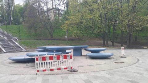 Ремонт за 10 миллионов: в&nbsp;Киеве&nbsp;разрушается новый фонтан, который даже не подключили (фото)