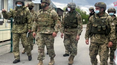 Военные дипломаты США провели три дня в зоне ООС