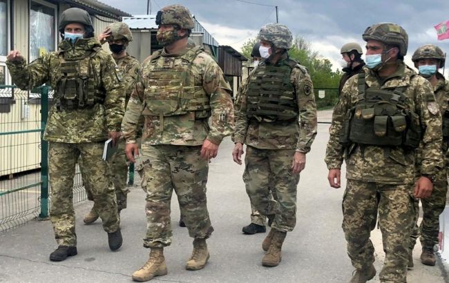 Военные дипломаты США провели три дня в зоне ООС