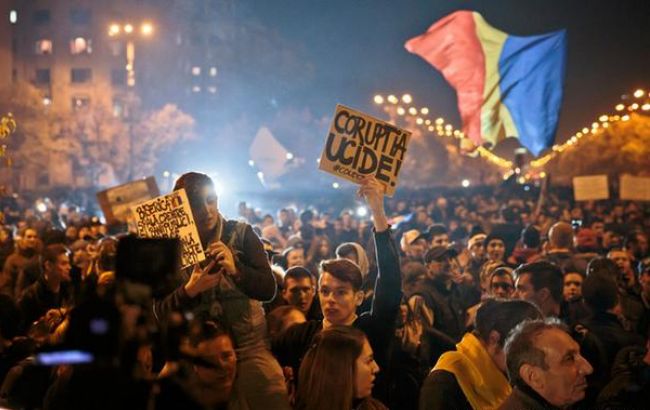 Премьер Румынии обещает отменить закон об амнистии коррупционеров после акций протеста