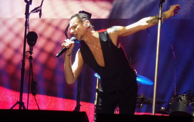 Соліста групи Depeche Mode виписали з лікарні