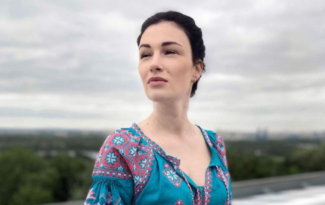 Серьезный парень: Анастасия Приходько умилила видео с 2-месячным сыном