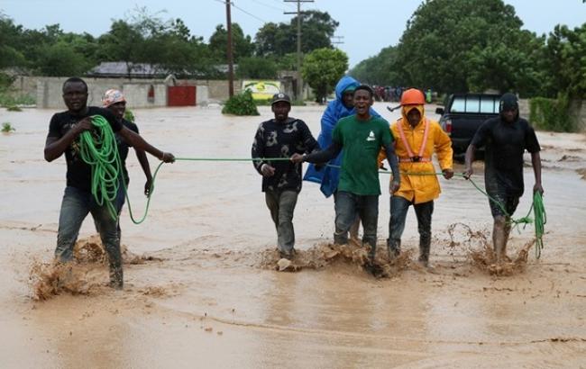 Ураган Мэтью: тысяча погибших, эпидемия холеры, миллионы эвакуированных