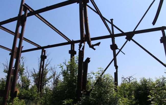 В сети показали жуткие фото разрушенной шахты на Донбассе