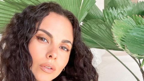 Настя Каменських похвалилася соковитими формами в яскравому бікіні